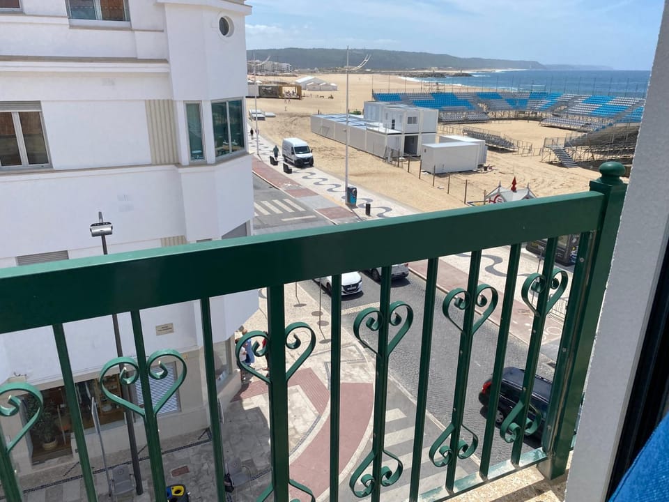 Property building, Balcony/Terrace, City view, Street view