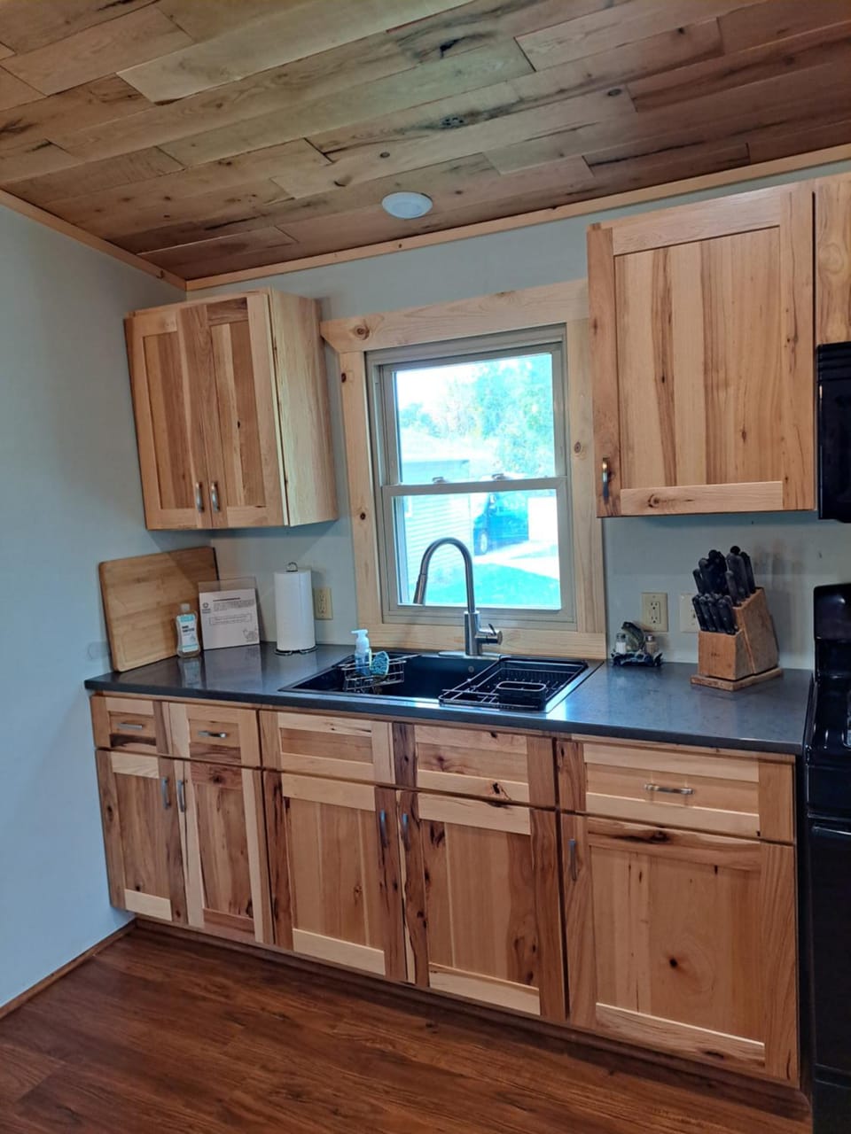 microwave, stove, toaster, kitchen