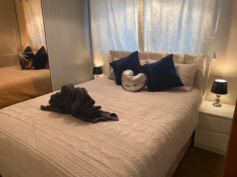 Dunfermline, 2 bedroom home free on street parking House in Dunfermline