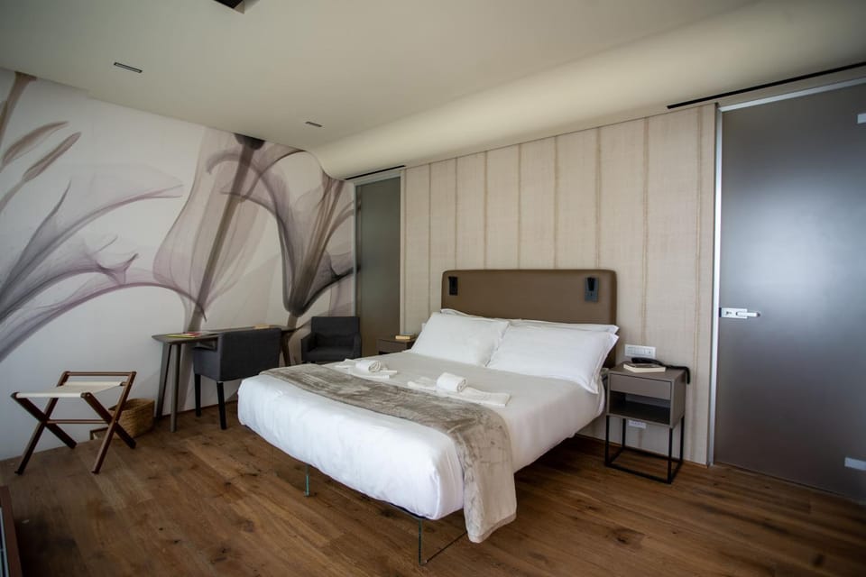 Bed, Photo of the whole room, Bedroom, towels, wardrobe
