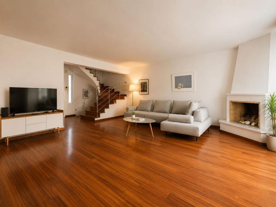 Communal lounge/ TV room, TV and multimedia, Living room, fireplace