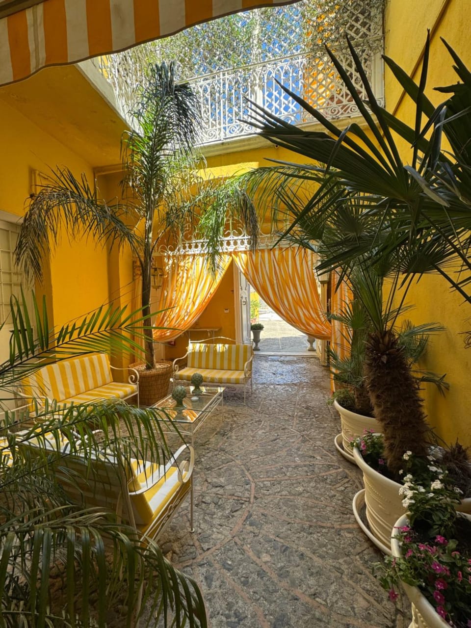 Palazzo Cherubini-Pools & Wellness Bed and Breakfast in Rossano