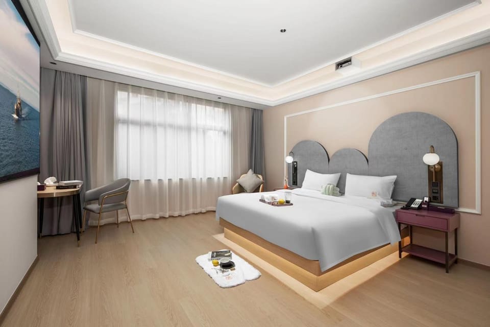 TV and multimedia, Photo of the whole room, Bedroom