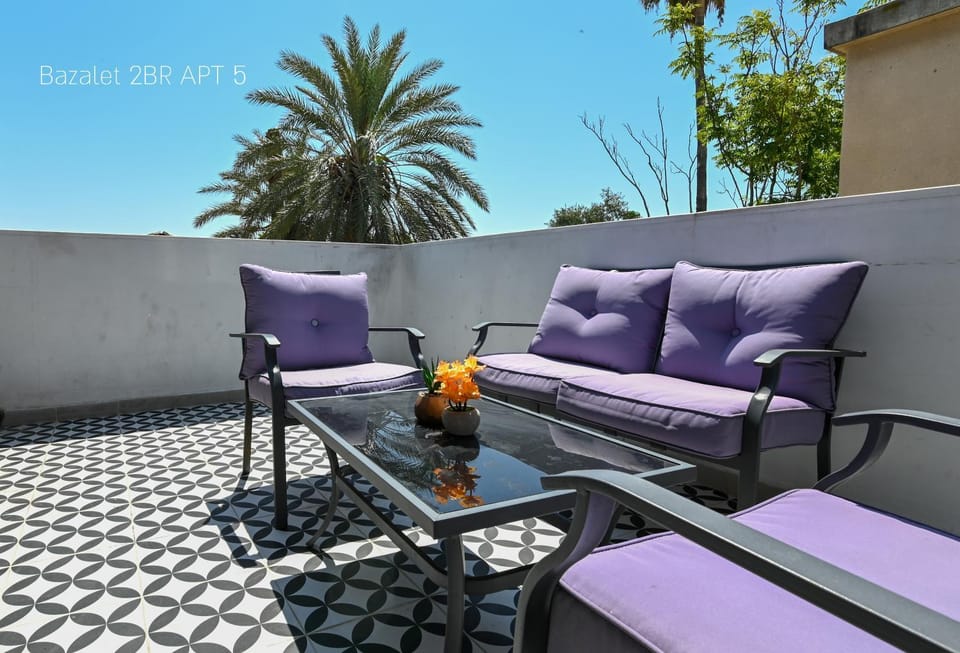 Property building, Balcony/Terrace