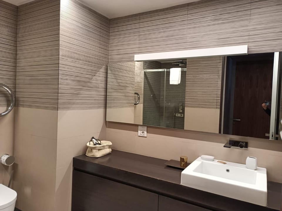 BDC - Gatteschi Exclusive 3-BDR Apartment in Rome