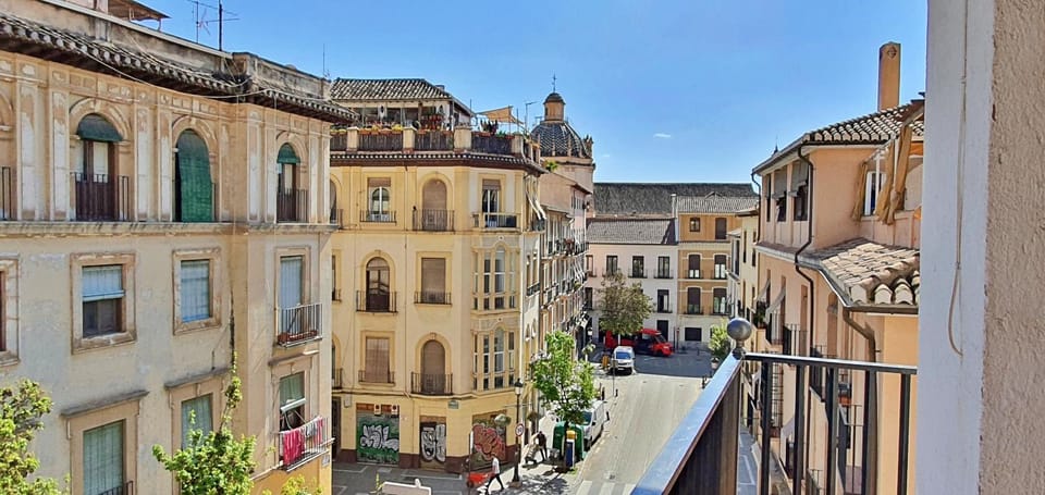Neighbourhood, Balcony/Terrace, City view, Street view