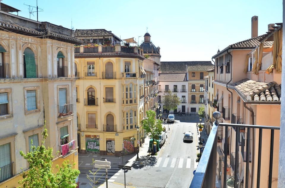 Neighbourhood, Balcony/Terrace, City view, Street view