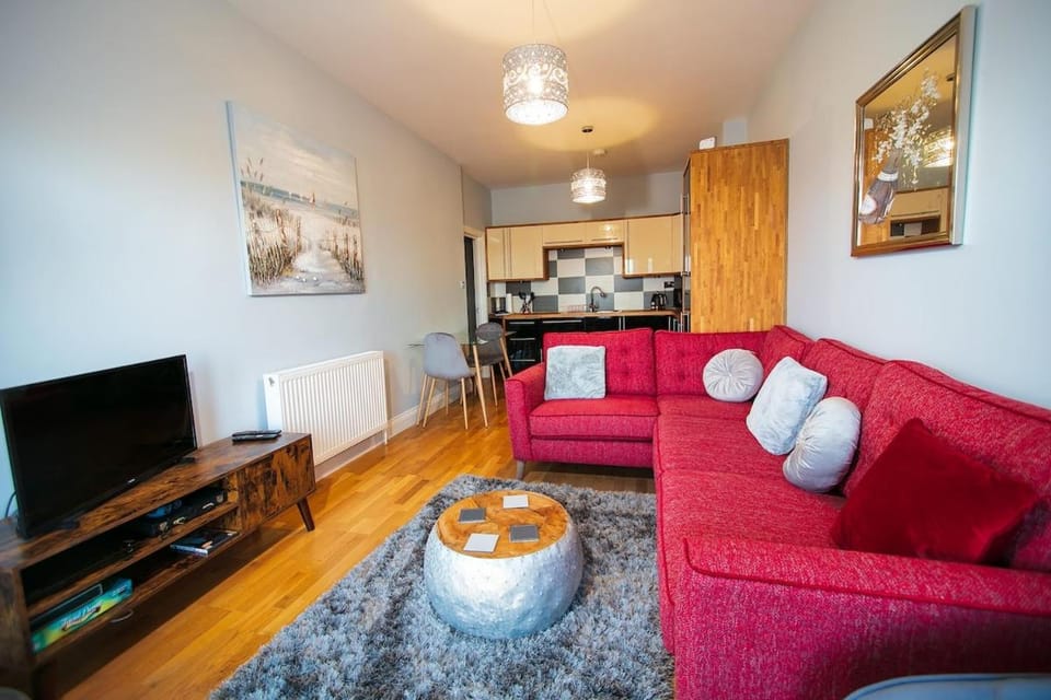 Royal Harbour Retreat - Stunning views, balcony, right on harbour, by the beach Apartment in Ramsgate