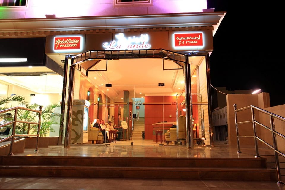 Facade/entrance