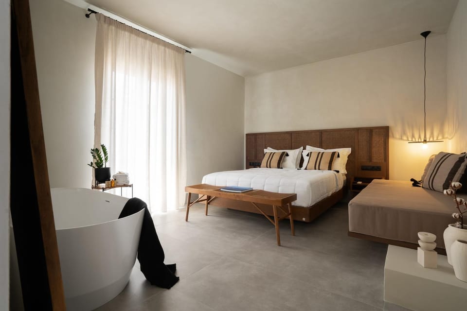 Bed, Photo of the whole room, Bath