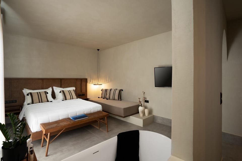 Bed, Photo of the whole room, Bath