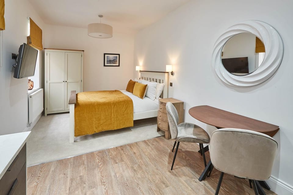 Dining area, Bedroom