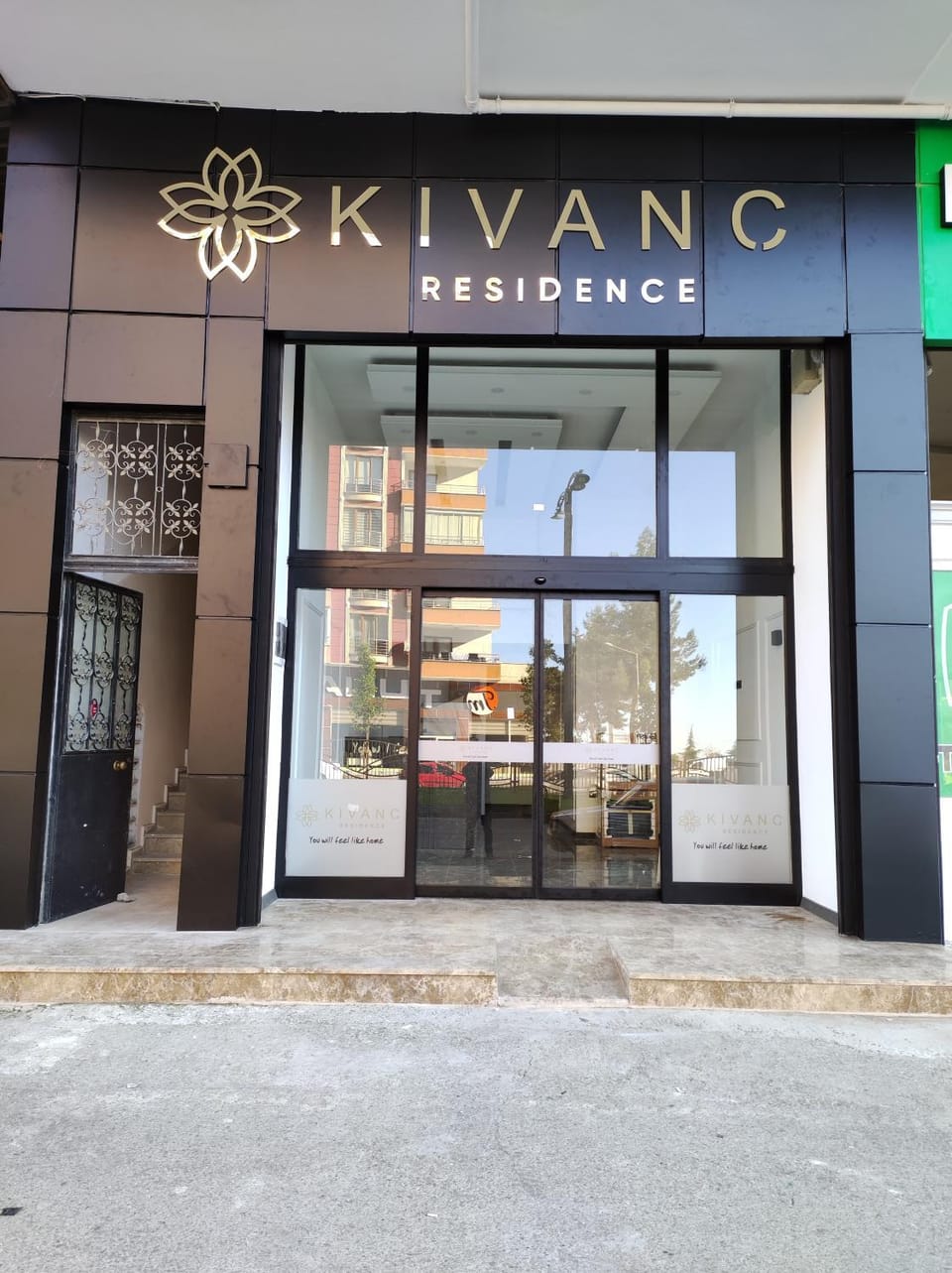 Property building, Facade/entrance, Property logo or sign