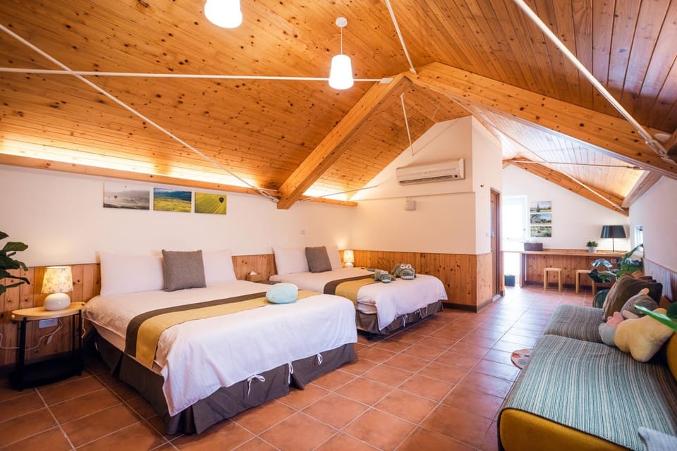 People, Photo of the whole room, Bedroom