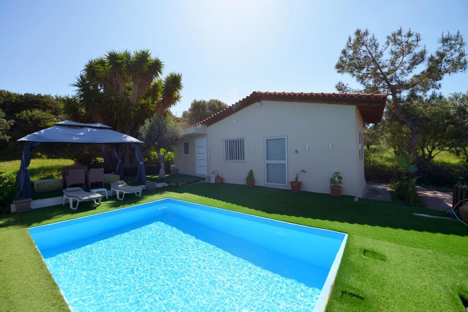 Property building, Garden, Garden view, Swimming pool