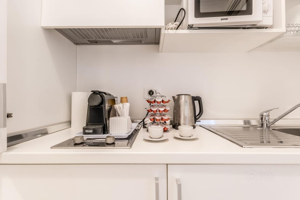 Coffee/tea facilities, Communal kitchen