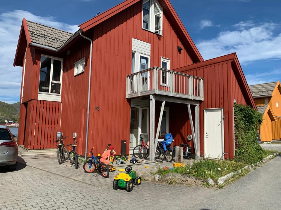 Ballstad Delicate Ocean Front House - Rorbu style House in Lofoten