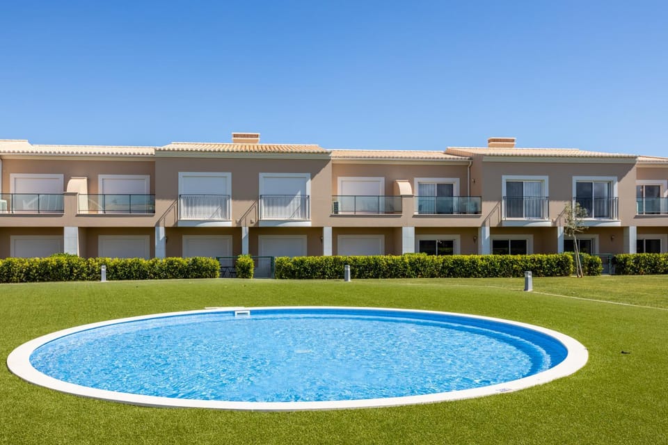 Casa Malhotra at Boa Vista Golf Resort, Bayview Village House in Luz