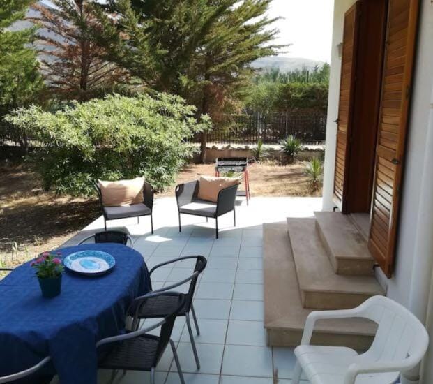 Balcony/Terrace, Garden view