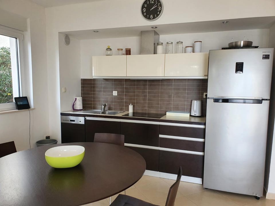Inas Place Apartment in Brela