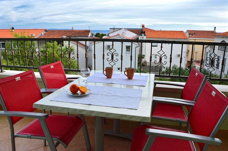 Balcony/Terrace, Drinks