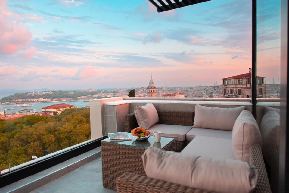Day, Natural landscape, View (from property/room), Balcony/Terrace, Seating area