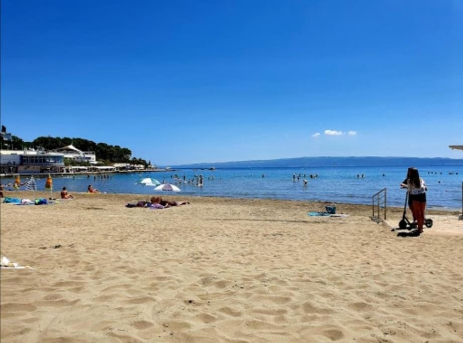 Day, Natural landscape, Beach, sunbed