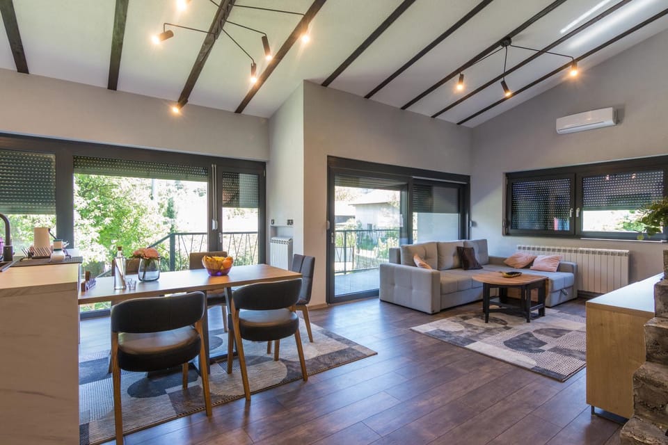 Living room, Seating area, Dining area