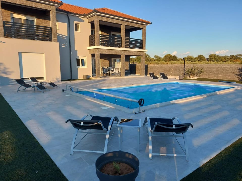 Pool view, Swimming pool