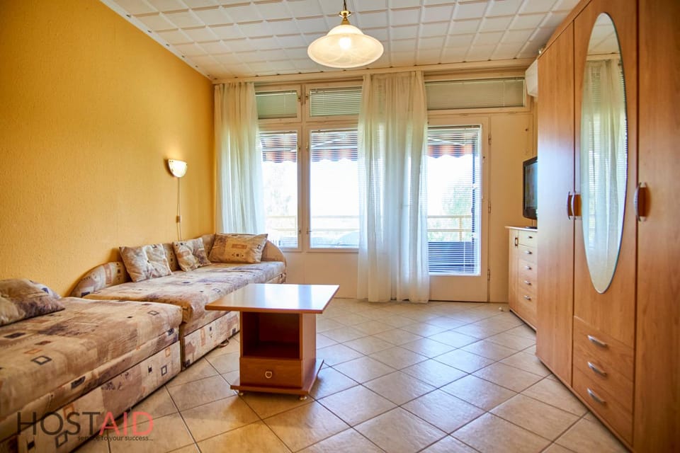 Communal lounge/ TV room, TV and multimedia, Bedroom