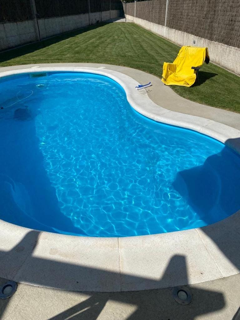 Swimming pool, Swimming pool