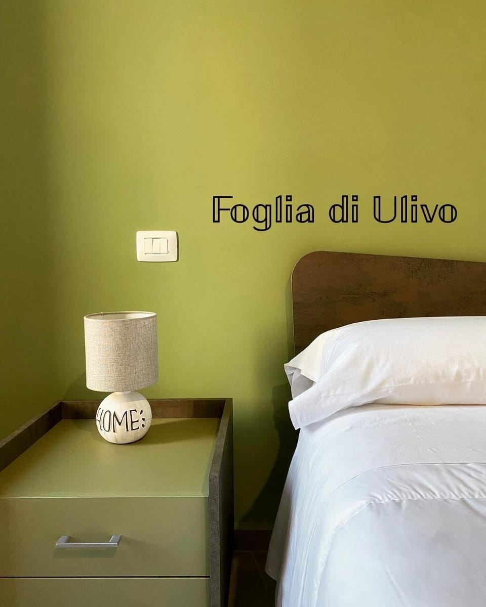 Bed, Logo/Certificate/Sign, Bedroom