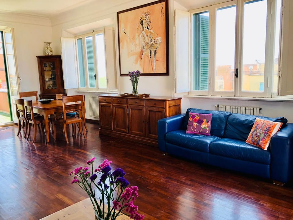Living room, Seating area