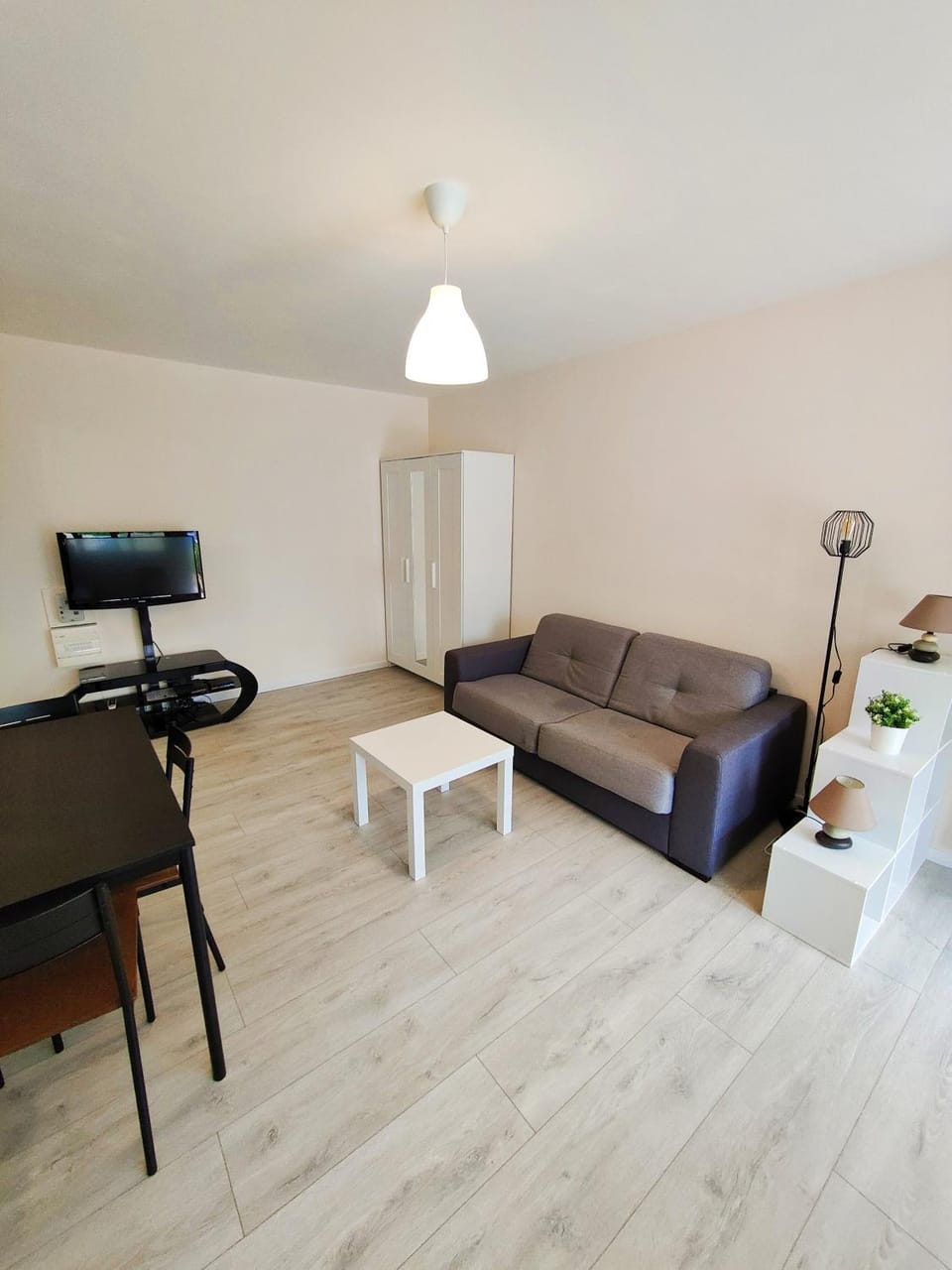 BEL AIR - Studio, Proche centre, WIFI, Climatisation Apartment in Antibes