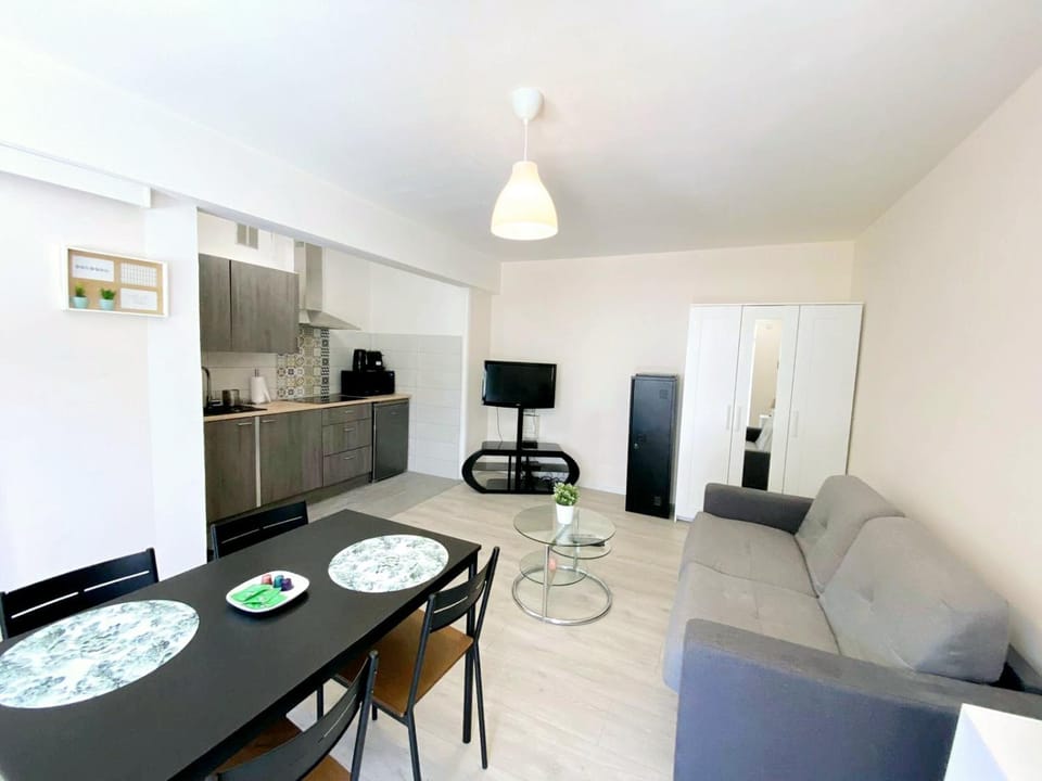 BEL AIR - Studio, Proche centre, WIFI, Climatisation Apartment in Antibes