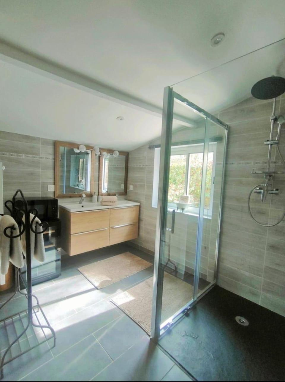 Shower, Bathroom, towels