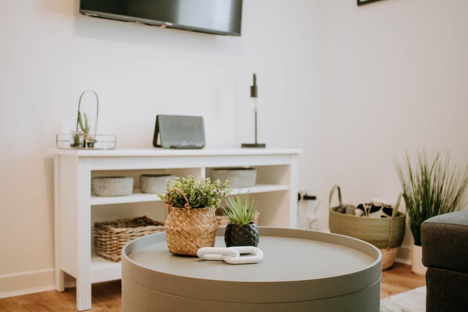 TV and multimedia, hair dresser