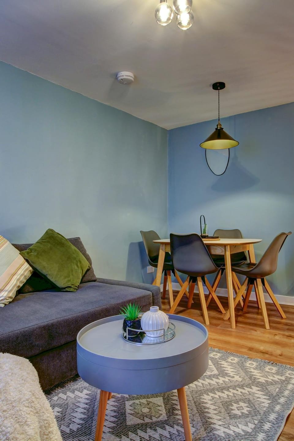 Living room, Seating area, Dining area