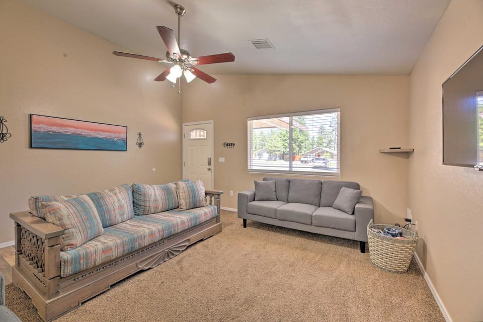 Fenced Yard, Fire Pit: Quiet Show Low Home! House in Show Low