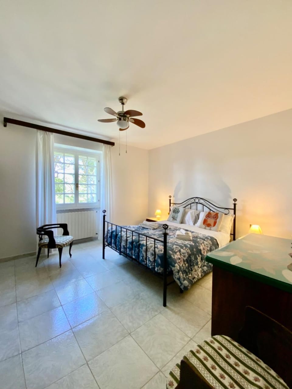 Bed, Bedroom, fireplace