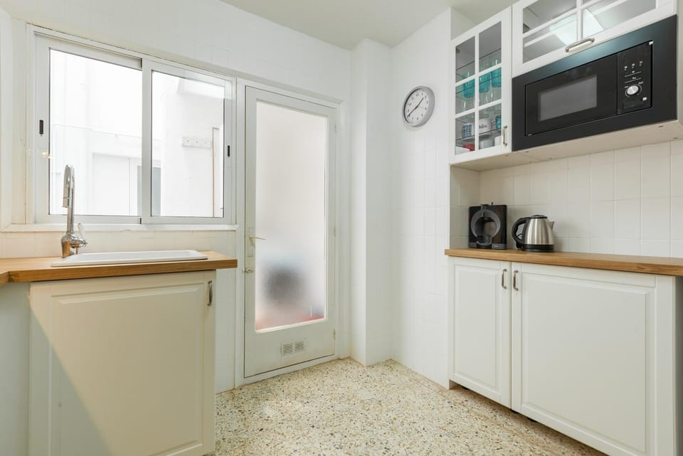 Kitchen or kitchenette, Living room