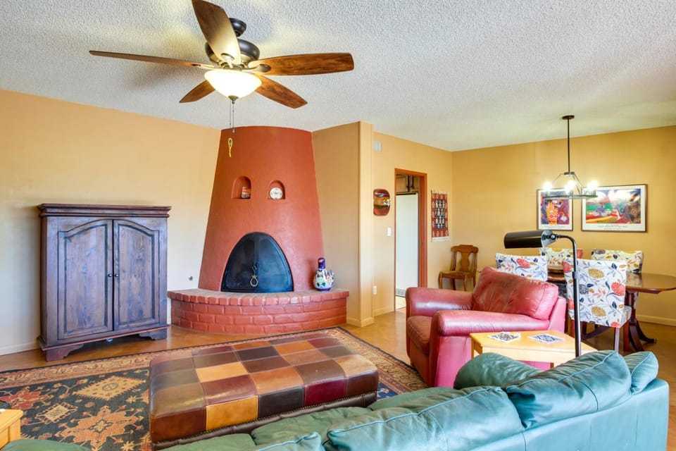 Green Valley Abode w/ Pool Access & Mtn Views House in Sahuarita