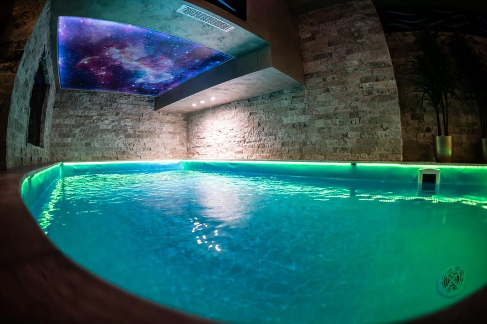 Spa and wellness centre/facilities, Pool view, Swimming pool