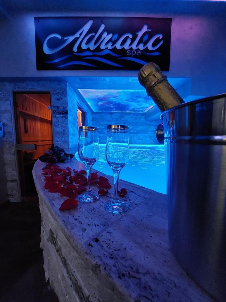 Spa and wellness centre/facilities, Pool view, Swimming pool, Drinks