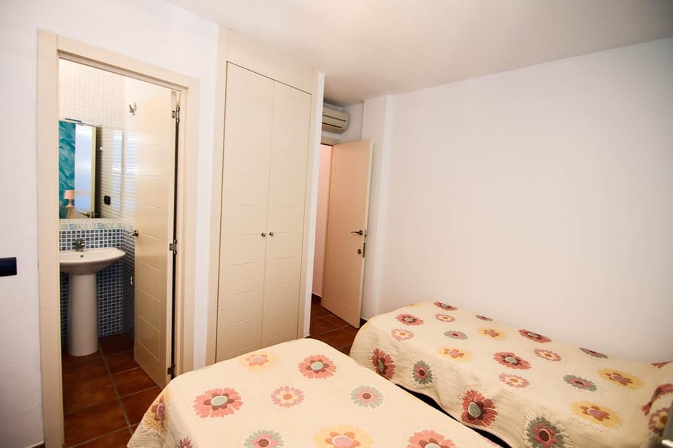 MARLOP´S ROOMS Bed and Breakfast in Comarca Metropolitana de Almería
