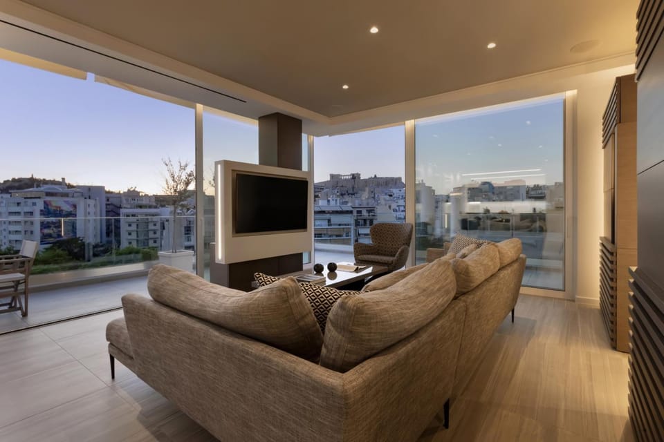 Communal lounge/ TV room, Living room