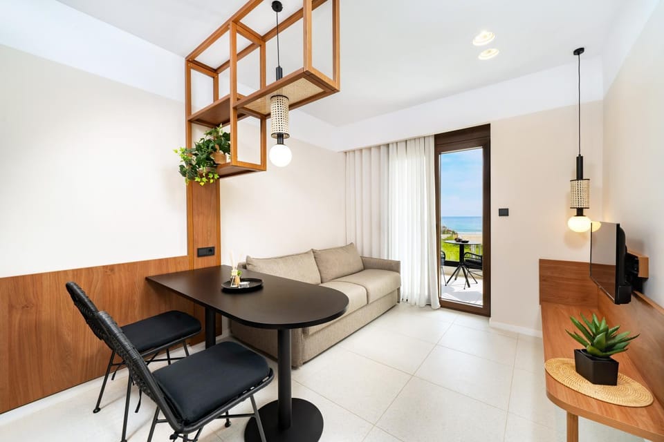 Balcony/Terrace, Living room, Seating area, Dining area, Sea view