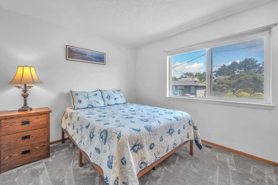 Bed, Day, Neighbourhood, Bedroom, furniture
