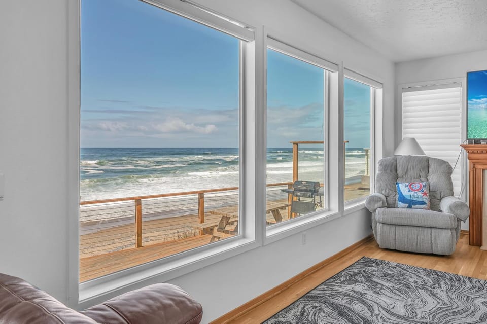 Day, Living room, Seating area, Sea view, furniture