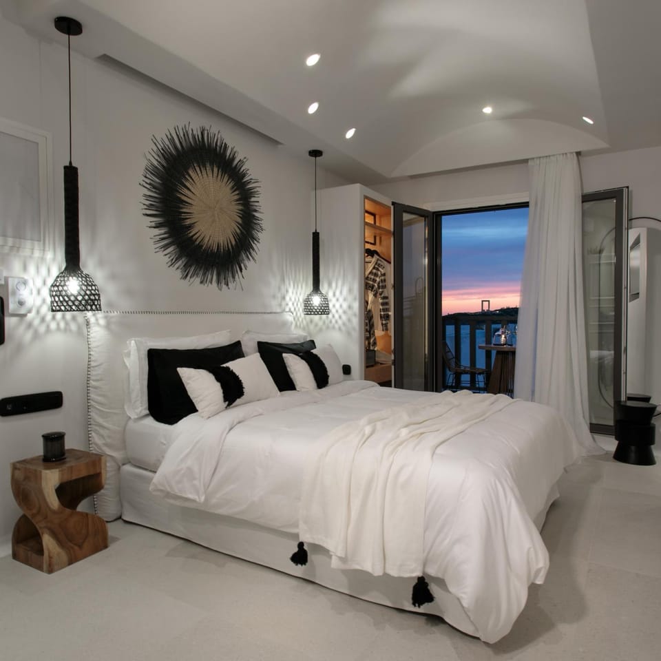 Bed, View (from property/room), Bedroom, Sea view, Sunset